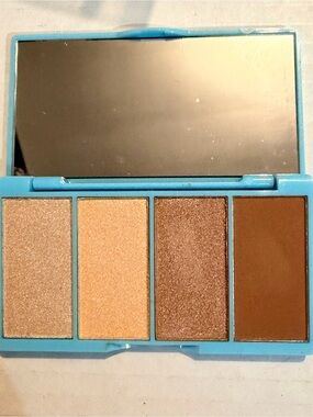 Bellapierre Ultra Glow Highlighting & Bronzer palette